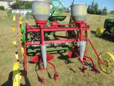 Paul Ostrander Estate Collector Tractor Auction Image